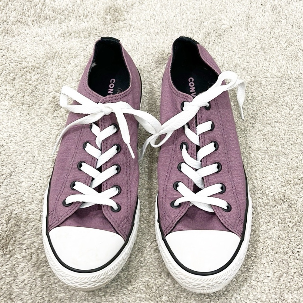 Converse Size 6 Purple, White Lace Up Low Top Sneakers